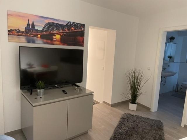 Sunset - Du, Deine Truppe Und Eine Einzigartige Stadt - Cologne Room photo